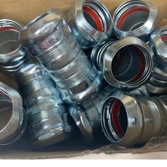 10 New Southwire 1" EMT RT Couplings Wet Location Steel Compression 663SRT - Picture 1 of 3